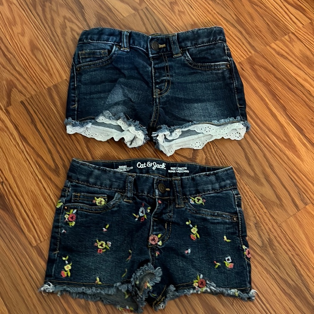 2 pairs of shorts